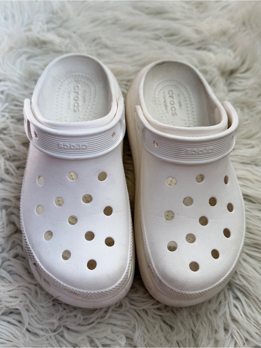 EUC Crocs Crush platform clog shoes white womens size 7